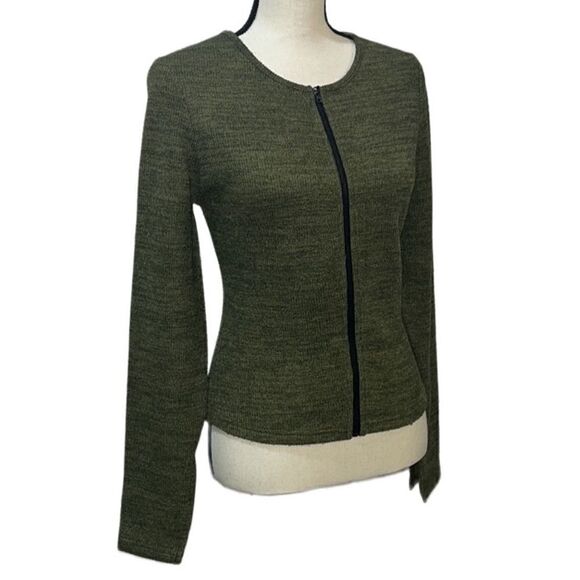 SHEIN Slayr Plus Zip Up Split Cuff Tee - Picture 2 of 12